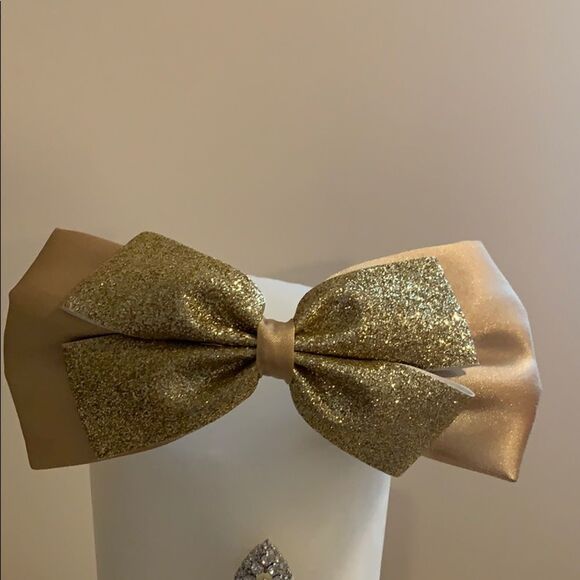 🎉1 hr sale 🎉Gold bow headband - Picture 1 of 5